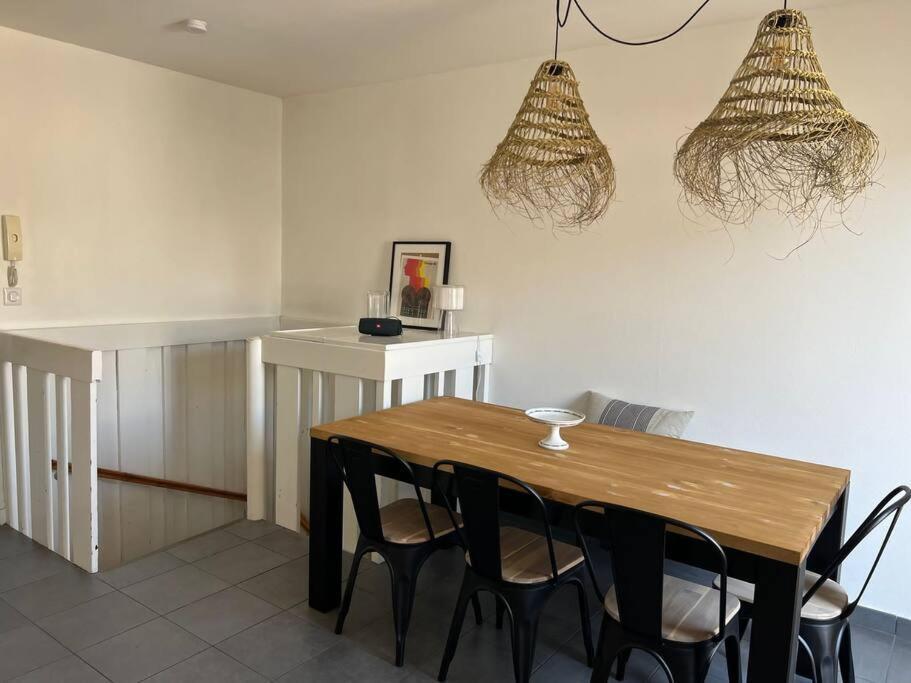 Superbe Appartement Avec Parking ลาโรแชล ภายนอก รูปภาพ