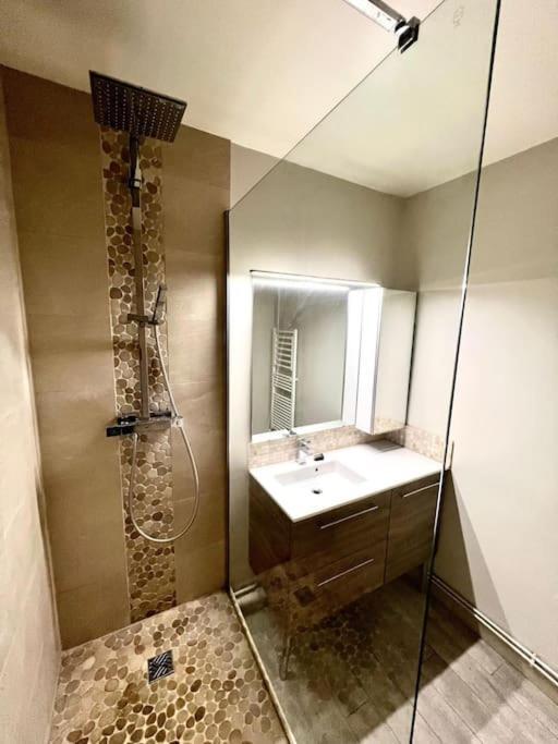 Superbe Appartement Avec Parking ลาโรแชล ภายนอก รูปภาพ